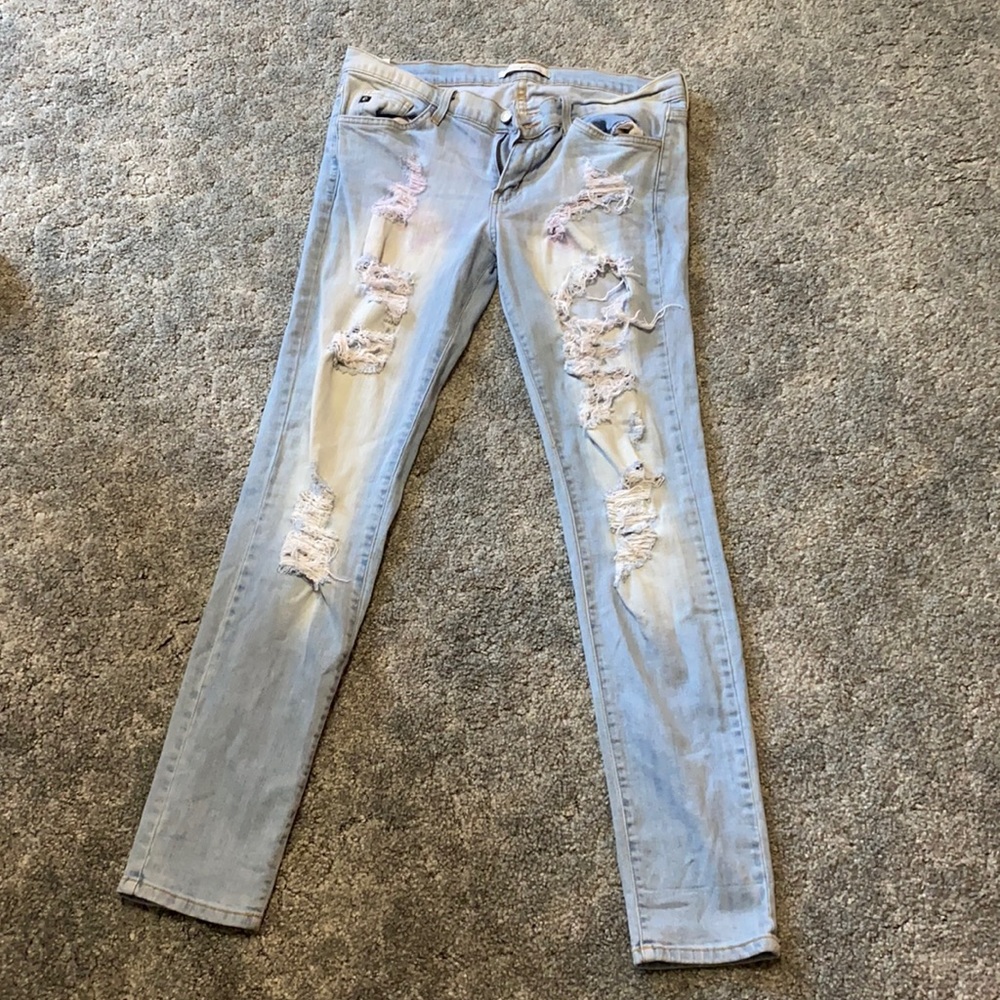 KanCan distressed skinny jeans